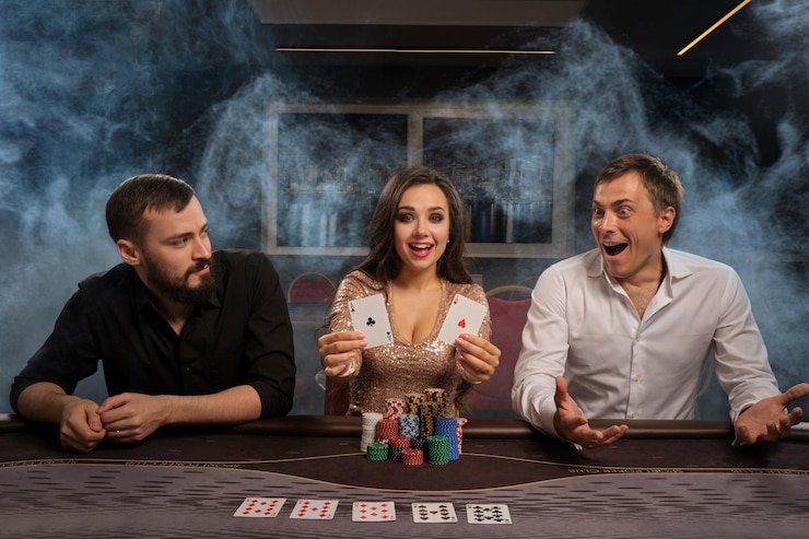 Casino-style games including roulette, dice, and card games on CV66 platform